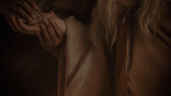 extant_GameOfThrones_1x02-TheKingsroad_3327