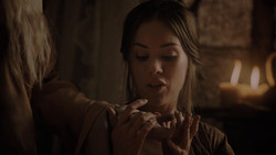 extant_GameOfThrones_1x02-TheKingsroad_3357