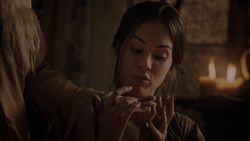 extant_GameOfThrones_1x02-TheKingsroad_3362