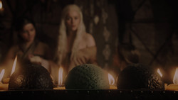 extant_GameOfThrones_1x02-TheKingsroad_3379