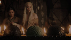 extant_GameOfThrones_1x02-TheKingsroad_3386