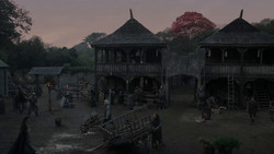 extant_GameOfThrones_1x02-TheKingsroad_3570