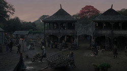 extant_GameOfThrones_1x02-TheKingsroad_3571