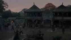 extant_GameOfThrones_1x02-TheKingsroad_3572