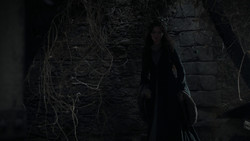 extant_GameOfThrones_1x02-TheKingsroad_3663