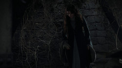 extant_GameOfThrones_1x02-TheKingsroad_3670