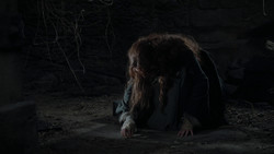 extant_GameOfThrones_1x02-TheKingsroad_3689