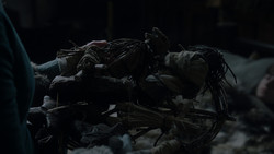 extant_GameOfThrones_1x02-TheKingsroad_3928