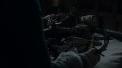 extant_GameOfThrones_1x02-TheKingsroad_3930