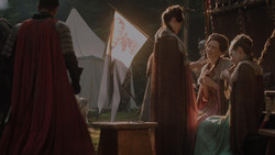 extant_GameOfThrones_1x02-TheKingsroad_4480