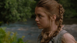 extant_GameOfThrones_1x02-TheKingsroad_4763