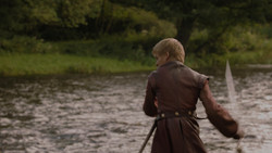 extant_GameOfThrones_1x02-TheKingsroad_4835