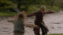 extant_GameOfThrones_1x02-TheKingsroad_4845