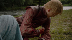 extant_GameOfThrones_1x02-TheKingsroad_4927
