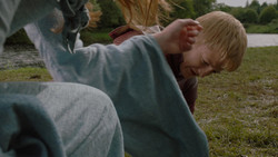 extant_GameOfThrones_1x02-TheKingsroad_4933