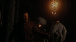 extant_GameOfThrones_1x02-TheKingsroad_5069