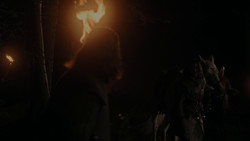 extant_GameOfThrones_1x02-TheKingsroad_5074