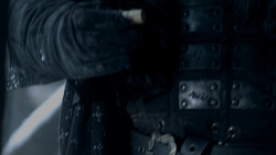 extant_GameOfThrones_1x03-LordSnow_1800