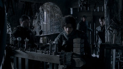 extant_GameOfThrones_1x03-LordSnow_1933