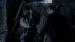 extant_GameOfThrones_1x03-LordSnow_2060