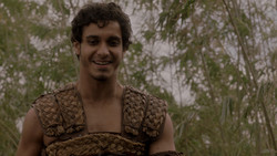extant_GameOfThrones_1x03-LordSnow_2971