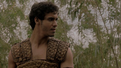 extant_GameOfThrones_1x03-LordSnow_2995
