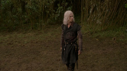extant_GameOfThrones_1x03-LordSnow_3078