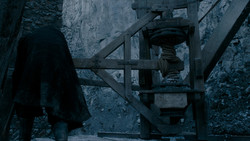 extant_GameOfThrones_1x03-LordSnow_3144