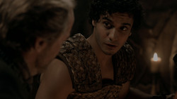 extant_GameOfThrones_1x03-LordSnow_3806
