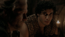 extant_GameOfThrones_1x03-LordSnow_3858