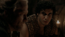 extant_GameOfThrones_1x03-LordSnow_3860