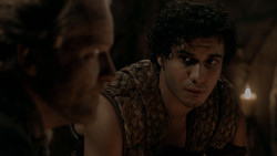extant_GameOfThrones_1x03-LordSnow_3861