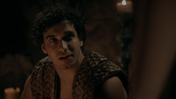 extant_GameOfThrones_1x03-LordSnow_3885