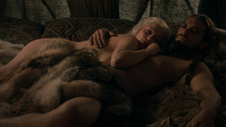 extant_GameOfThrones_1x03-LordSnow_4158
