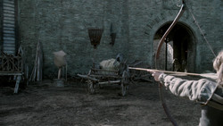 extant_GameOfThrones_1x04-CripplesBastardsAndBrokenThings_0011