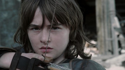 extant_GameOfThrones_1x04-CripplesBastardsAndBrokenThings_0014