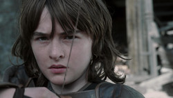 extant_GameOfThrones_1x04-CripplesBastardsAndBrokenThings_0015