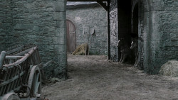 extant_GameOfThrones_1x04-CripplesBastardsAndBrokenThings_0026
