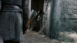 extant_GameOfThrones_1x04-CripplesBastardsAndBrokenThings_0041