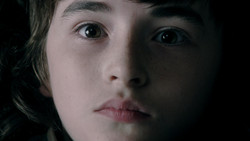 extant_GameOfThrones_1x04-CripplesBastardsAndBrokenThings_0086