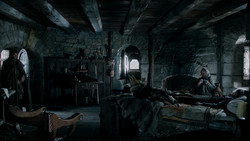 extant_GameOfThrones_1x04-CripplesBastardsAndBrokenThings_0113