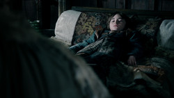 extant_GameOfThrones_1x04-CripplesBastardsAndBrokenThings_0134