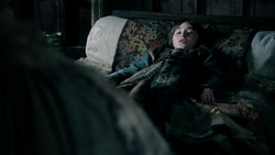 extant_GameOfThrones_1x04-CripplesBastardsAndBrokenThings_0136