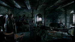 extant_GameOfThrones_1x04-CripplesBastardsAndBrokenThings_0158