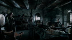 extant_GameOfThrones_1x04-CripplesBastardsAndBrokenThings_0160