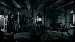 extant_GameOfThrones_1x04-CripplesBastardsAndBrokenThings_0161