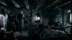 extant_GameOfThrones_1x04-CripplesBastardsAndBrokenThings_0162