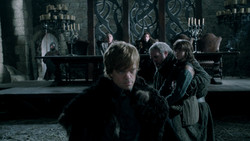 extant_GameOfThrones_1x04-CripplesBastardsAndBrokenThings_0371