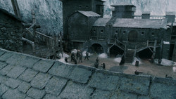 extant_GameOfThrones_1x04-CripplesBastardsAndBrokenThings_0553