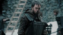 extant_GameOfThrones_1x04-CripplesBastardsAndBrokenThings_0615